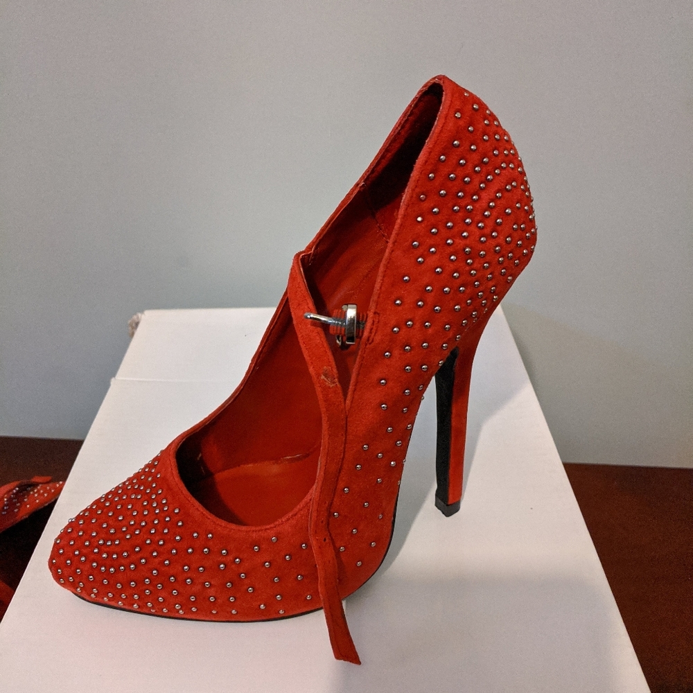 Shoes - Picture 2 of 2